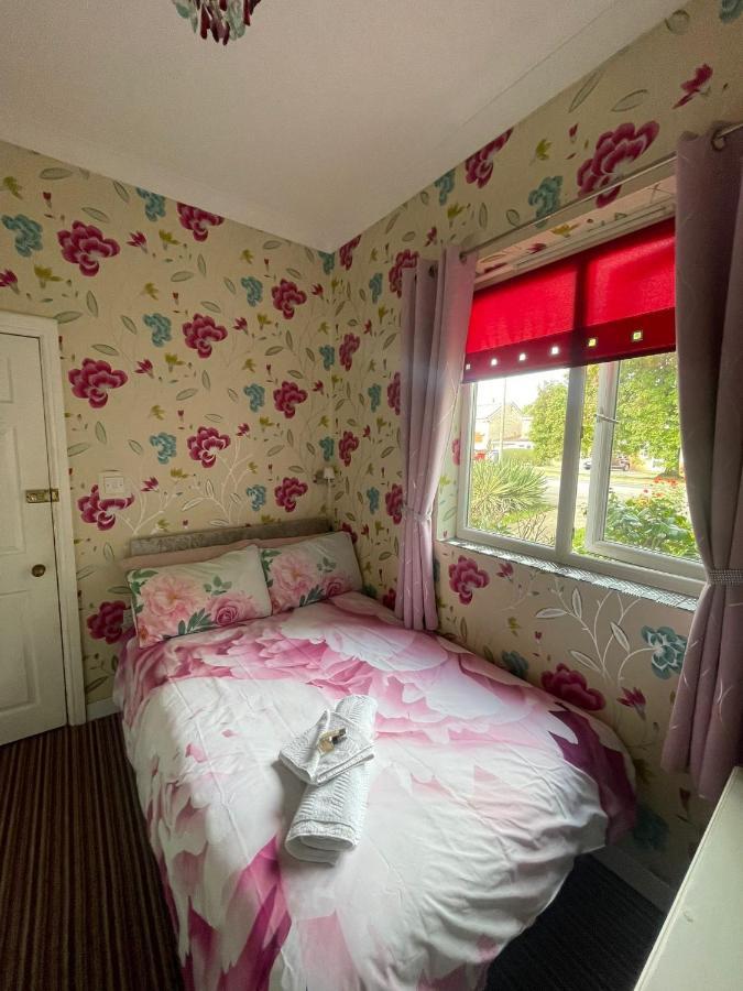 Redwood Lodge Westbury  Buitenkant foto