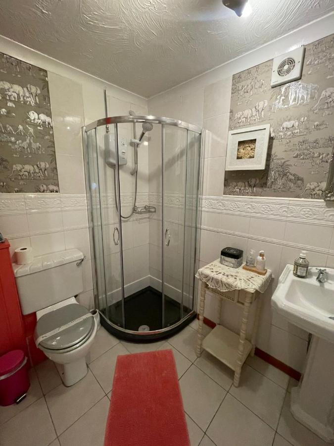 Redwood Lodge Westbury  Buitenkant foto
