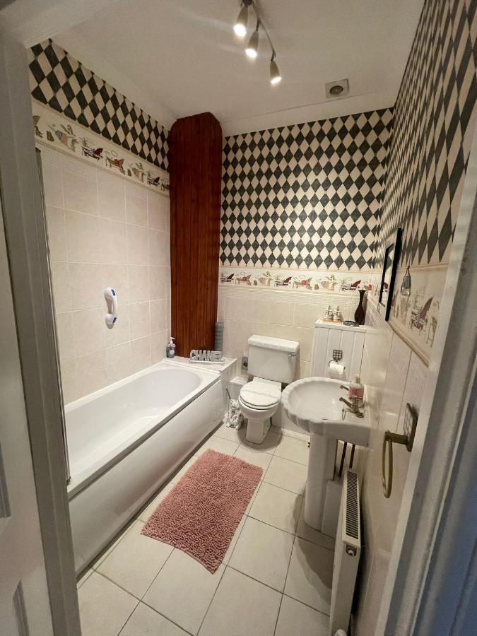 Redwood Lodge Westbury  Buitenkant foto