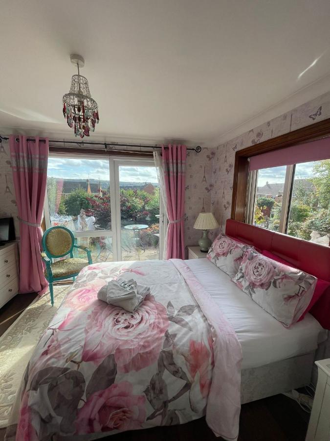 Redwood Lodge Westbury  Buitenkant foto