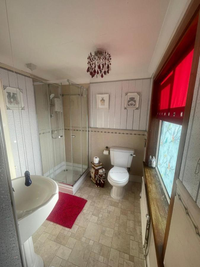 Redwood Lodge Westbury  Buitenkant foto