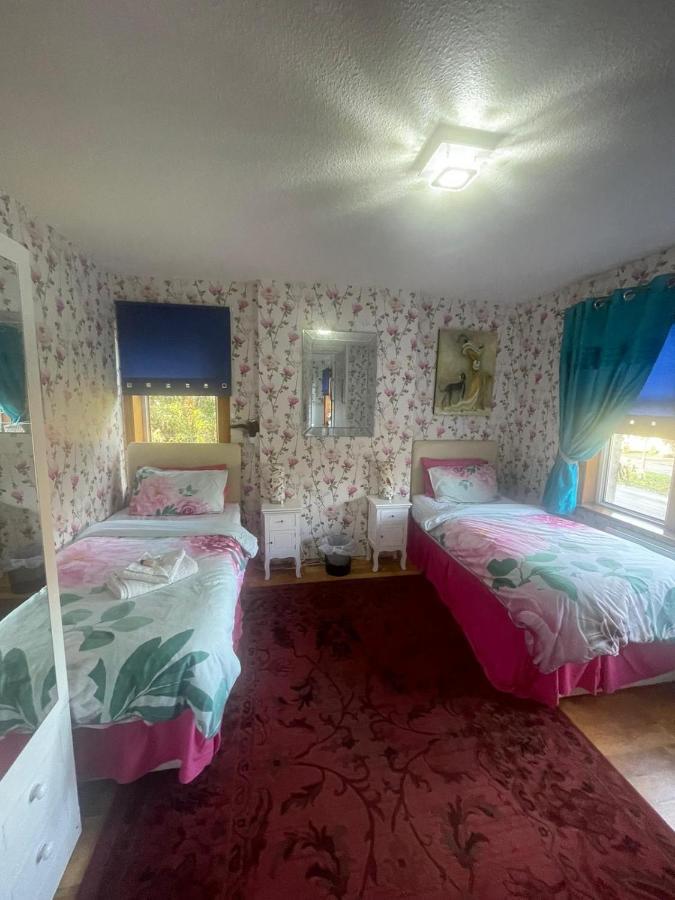 Redwood Lodge Westbury  Buitenkant foto
